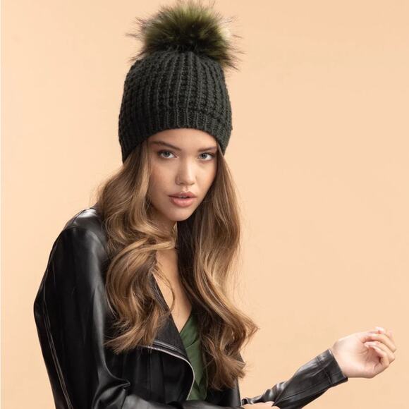 Kyi Kyi Winter Beanie Faux Fur Pom Green New Thick Knit - Picture 2 of 4